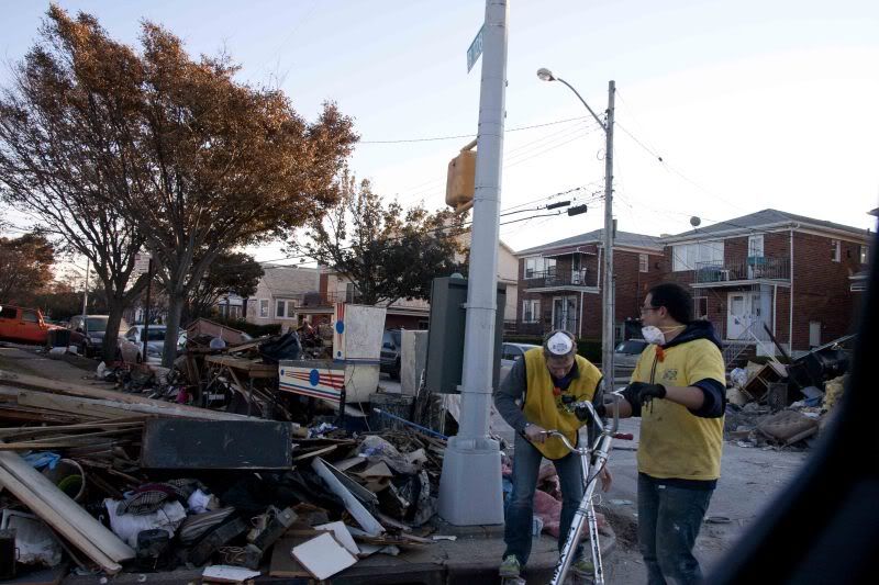 Один день волонтеров после урагана Сэнди. 
