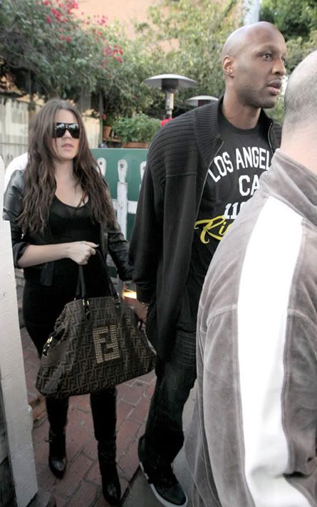 Khloe Kardashian and Lamar Odom went out to eat the other day at some 