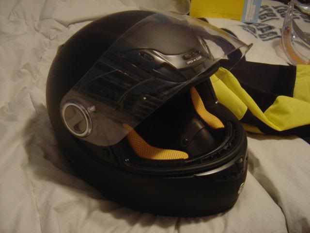 http://i265.photobucket.com/albums/ii211/get_sideways/Helmet/DSC00162.jpg