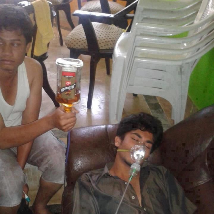 483975_555572057787749_1433335464_n_zps2