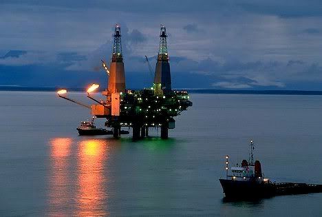 oil-rig-with-crew-boats_3218.jpg