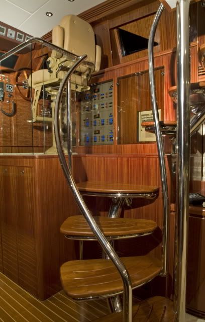 the hybrid raised pilothouse