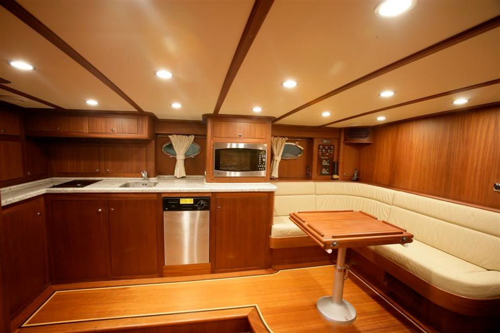 Vicem 92 Classic Cruiser crew