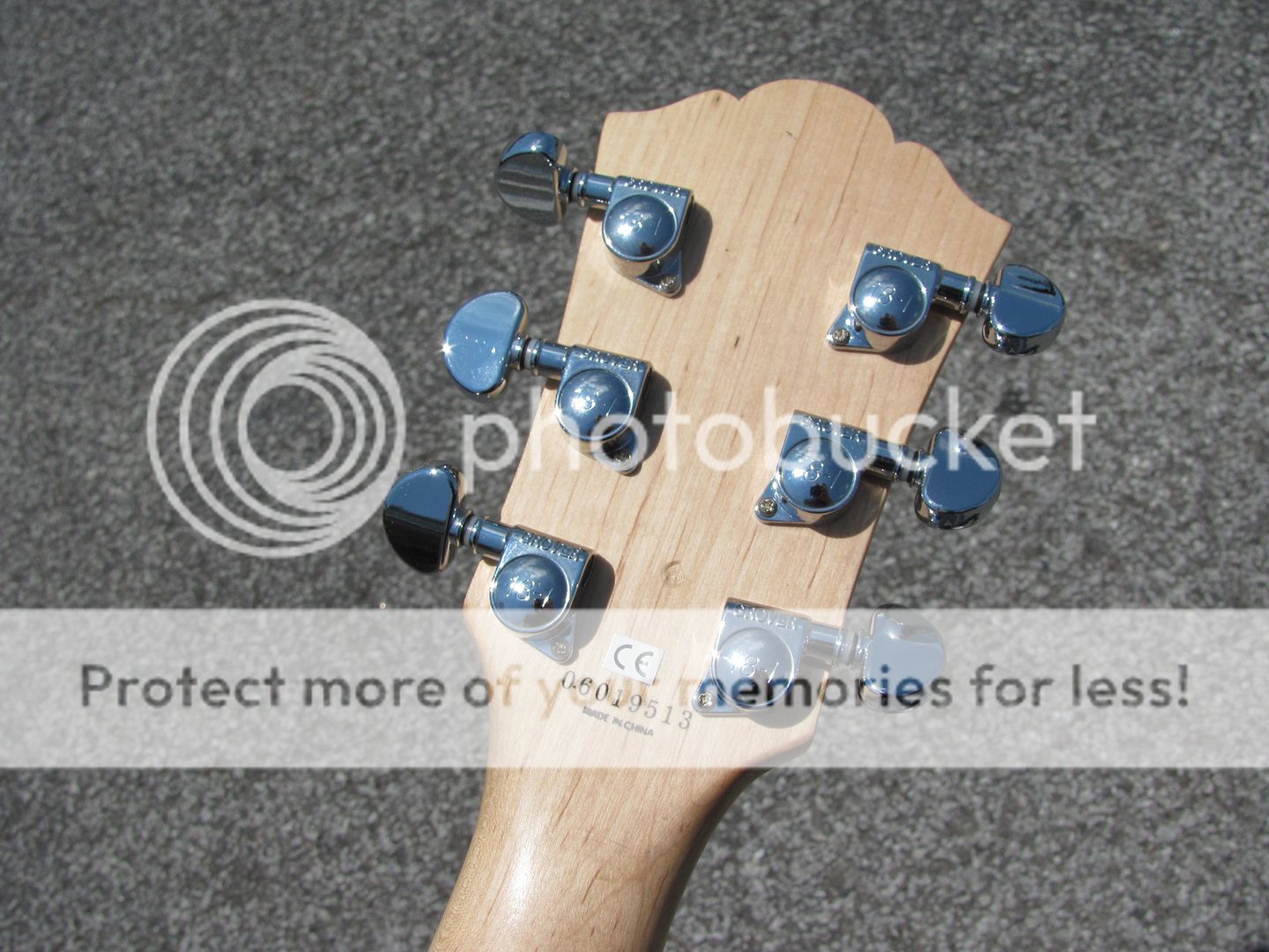 String Rosewood Fingerboard 1 Tone 1 Volume 3 Way Selector Switch 