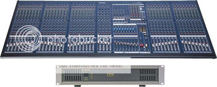 This kit includes the Yamaha IM8 40 Mixing Console and the Yamaha PW8 