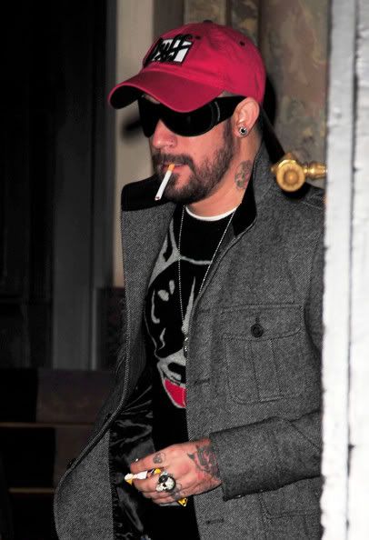 http://i265.photobucket.com/albums/ii217/N79-07/AJ/BackstreetBoysLeavingHotelDeRome-11.jpg