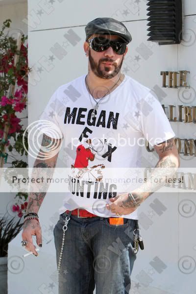 http://i265.photobucket.com/albums/ii217/N79-07/AJ/aj_mclean_005_wenn5451437_preview.jpg