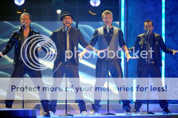 http://i265.photobucket.com/albums/ii217/N79-07/BSB/JMcLean2010AmericanMusicAwardsShow8EHdYAeHoDKl.jpg