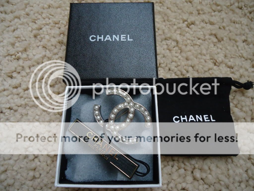 AUTHENTIC* Chanel SILVER PEARL CC BROOCH/ NECKLACE NWT W/ BOX & CHANEL 